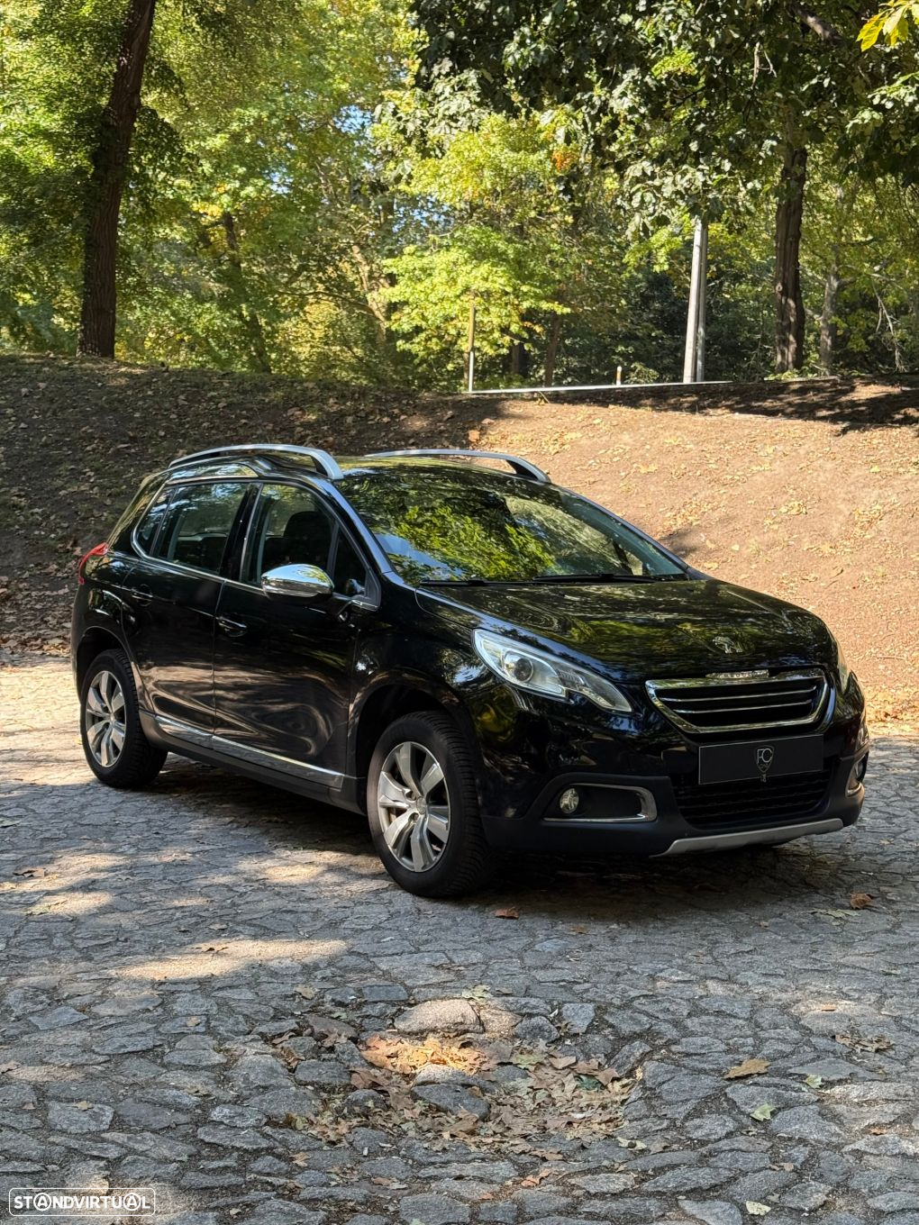 Peugeot 2008 1.2 PureTech Allure - 2