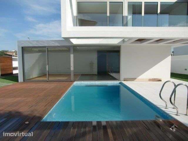 Moradia T4 com piscina, Carnaxide, Oeiras - Grande imagem: 2/46