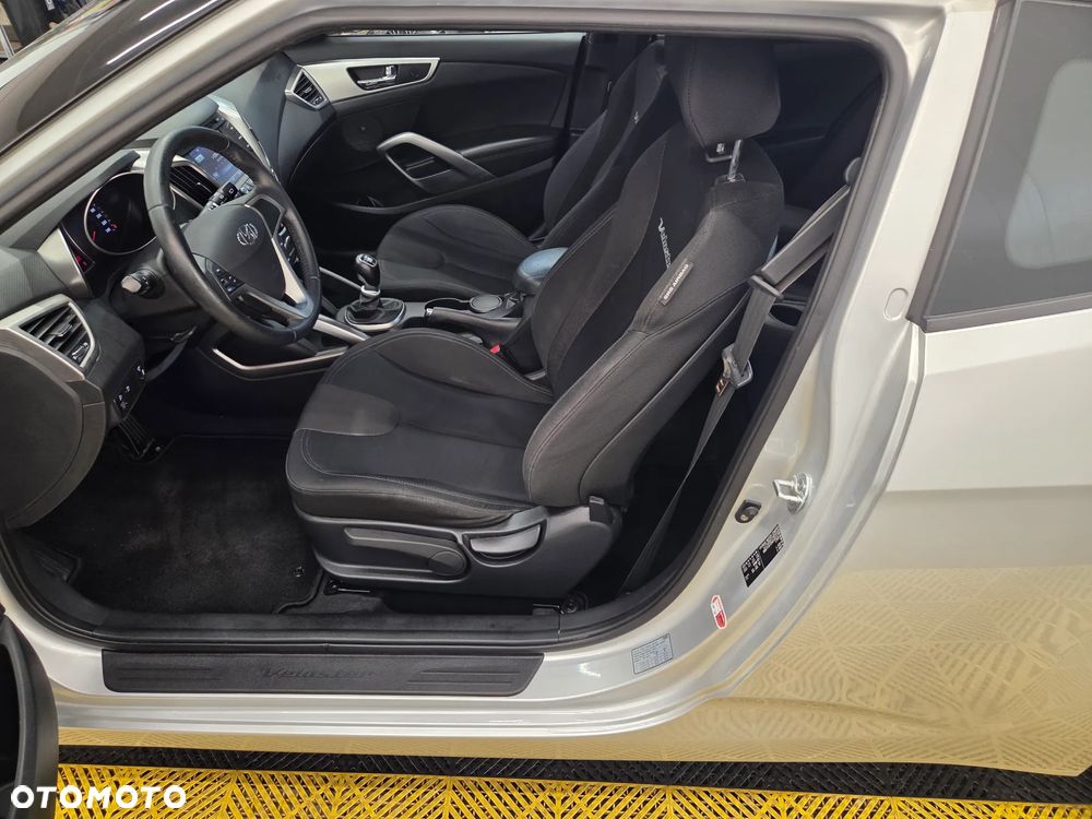 Hyundai Veloster 1.6 blue Premium - 15