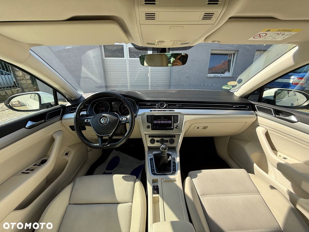 Volkswagen Passat 2.0 TDI SCR (BlueMotion Technology) 4Motion Comfortline - 29