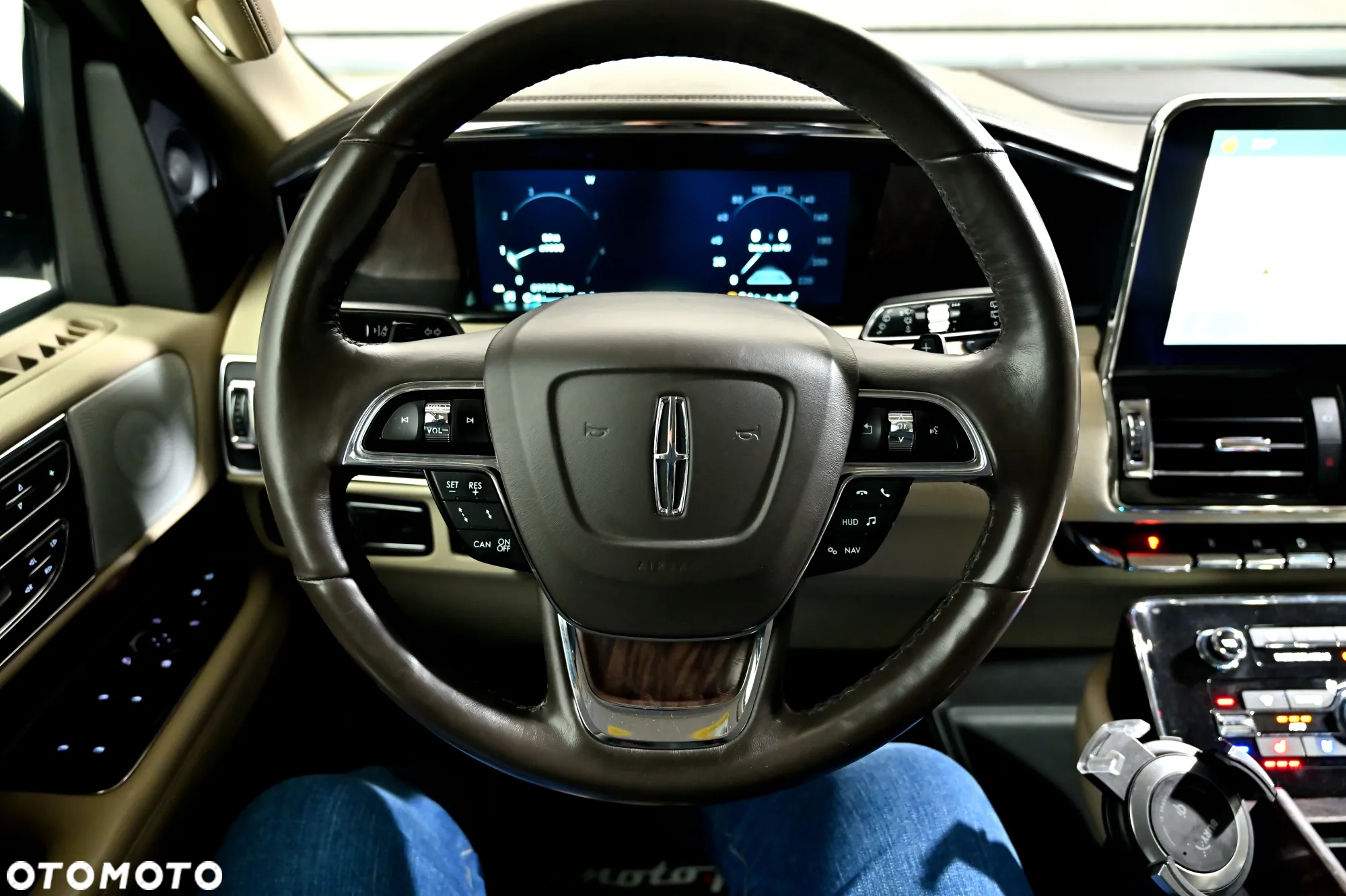 Lincoln Navigator - 16