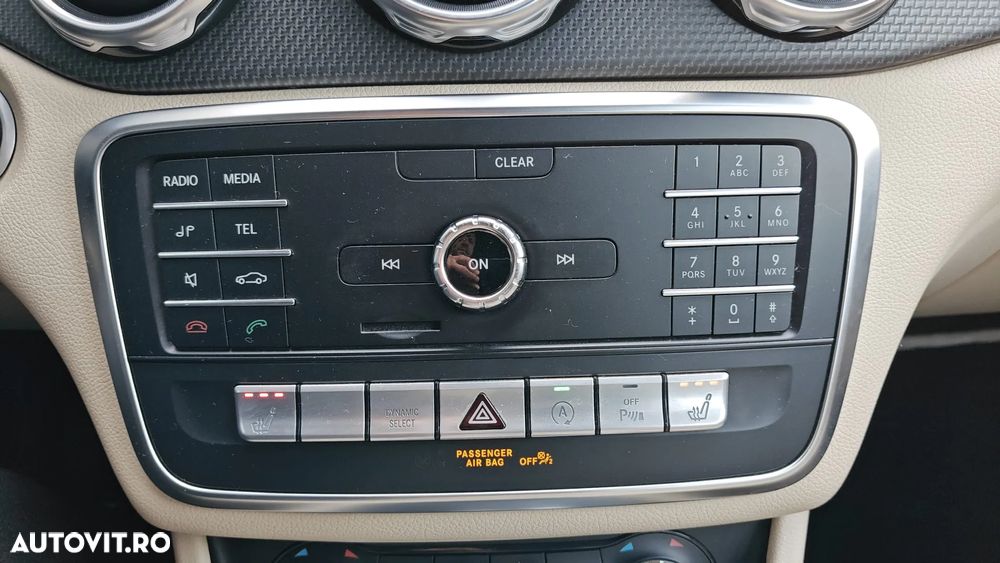 Mercedes-Benz GLA 180 7G-DCT Urban - 20