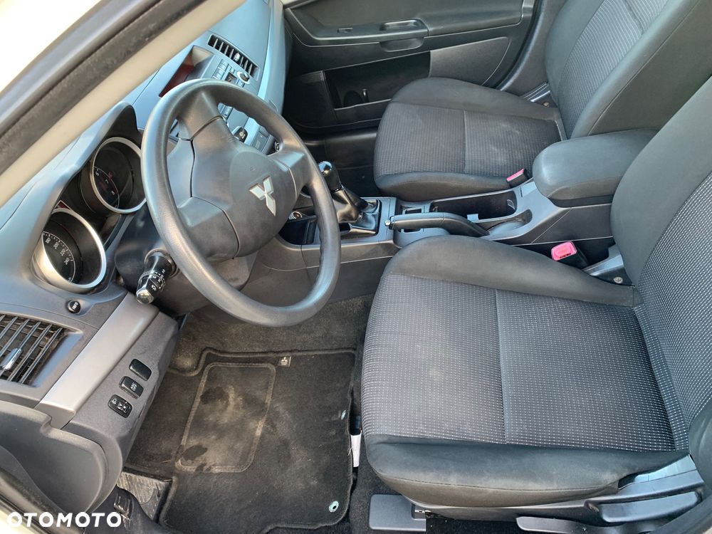 Mitsubishi Lancer 1.5 - 20