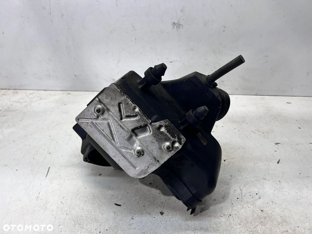 OBUDOWA FILTRA POWIETRZA AUDI A4 B8 A5 Q5 8R 8R0133837E 8R0133843C - 9