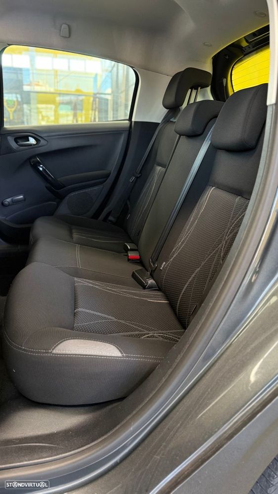 Peugeot 208 1.6 e-HDi Allure - 13