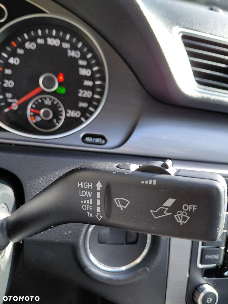 Volkswagen Passat 2.0 TDI Comfortline DSG - 32