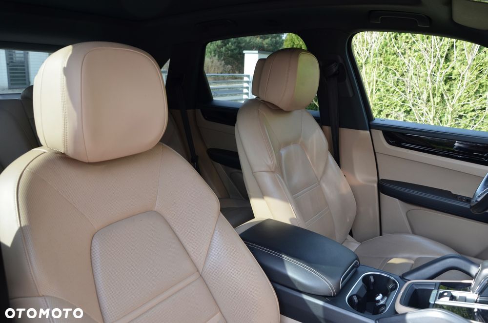 Porsche Cayenne Standard - 16