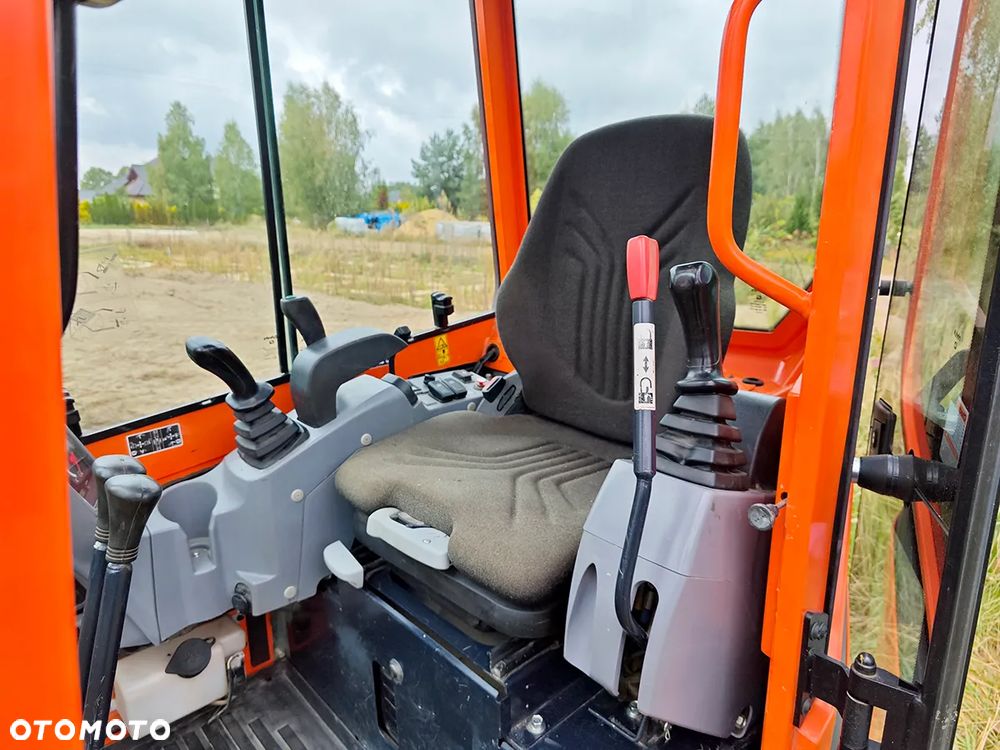Kubota U 27 - 4 - 8