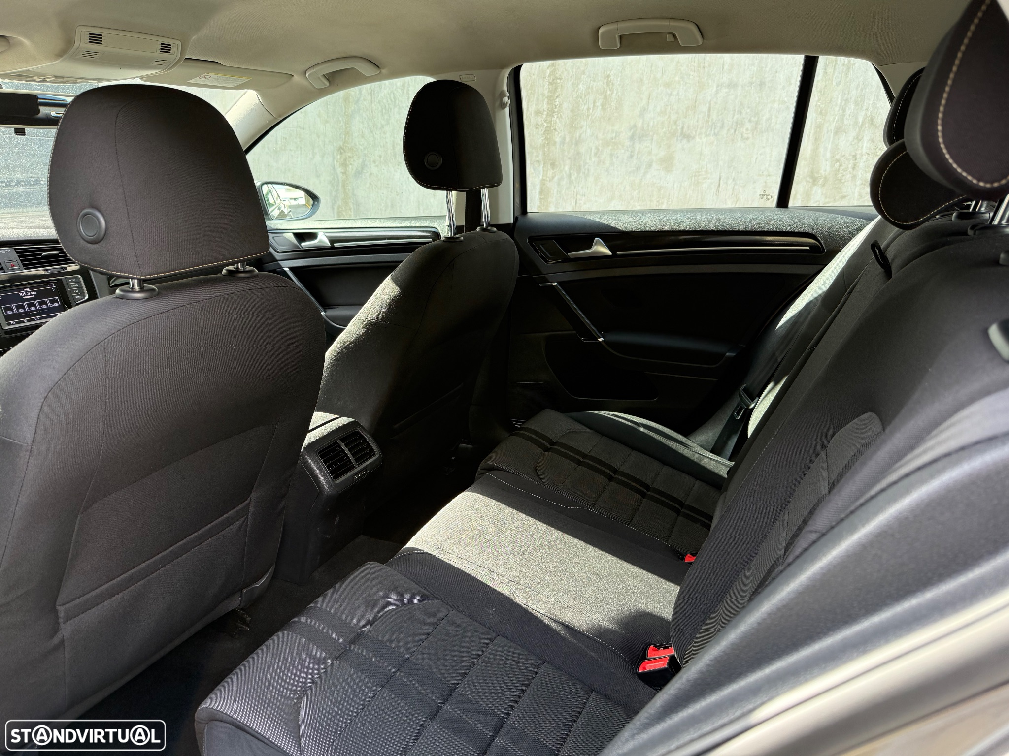 VW Golf 1.6 TDi Highline - 13