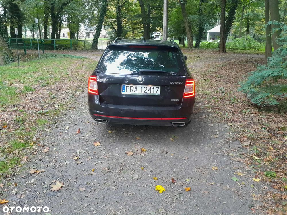 Skoda Octavia 2.0 TDI RS DSG - 33