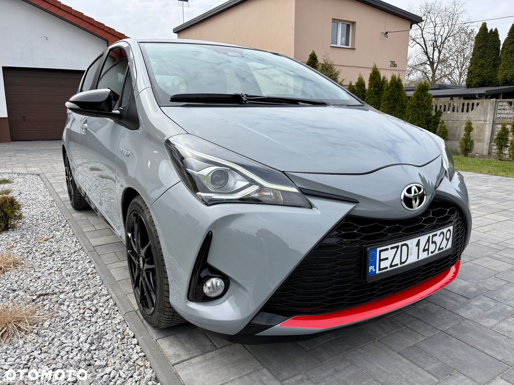 Toyota Yaris Hybrid 100 GR Sport - 12