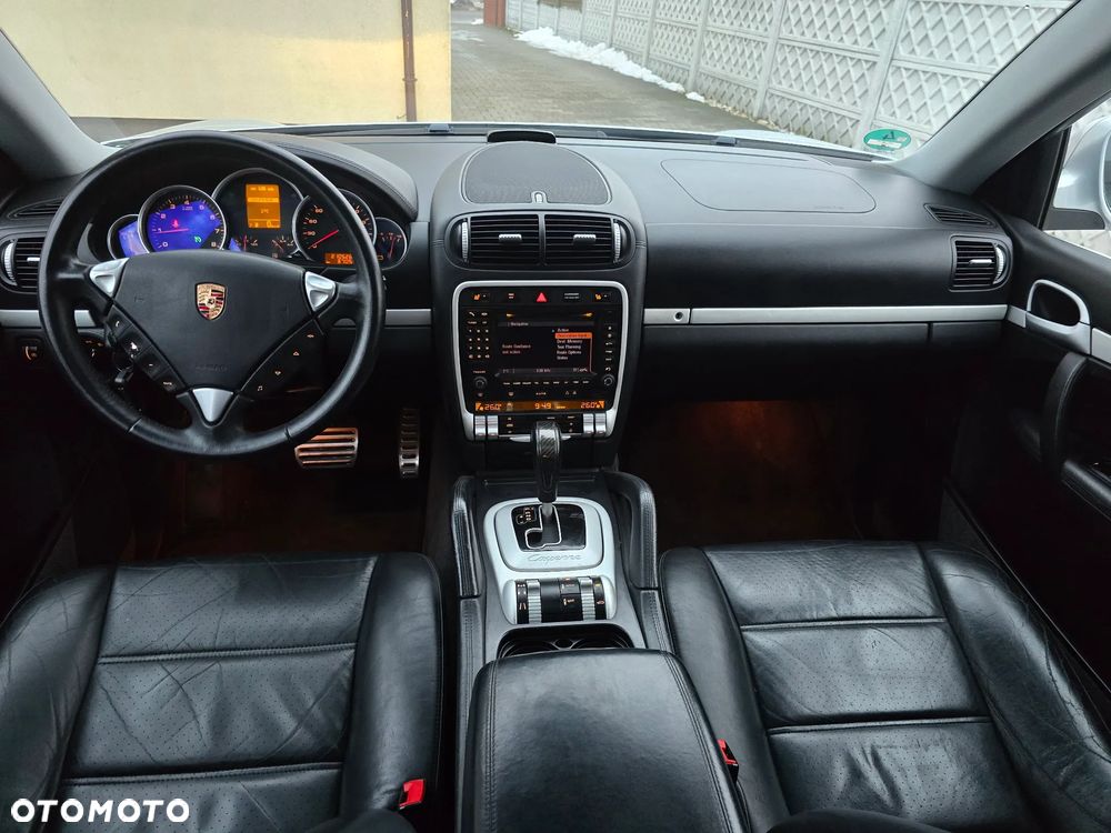 Porsche Cayenne - 20