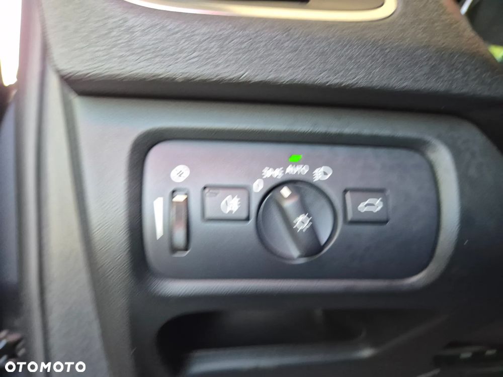 Volvo V40 D2 Momentum - 35
