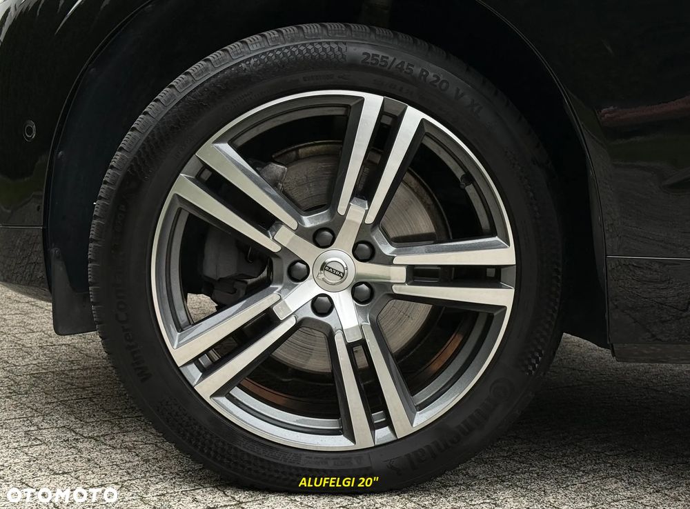 Volvo XC 60 B4 D AWD Plus Dark - 36