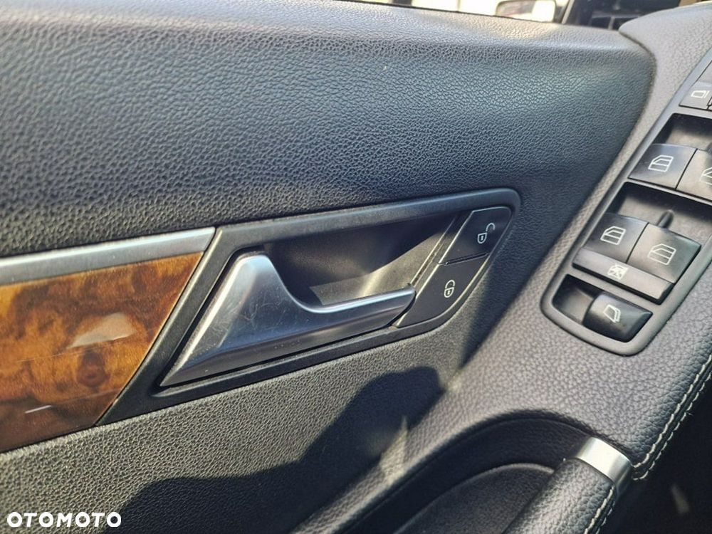 Mercedes-Benz Klasa R 350 CDI L DPF 4Matic 7G-TRONIC - 11