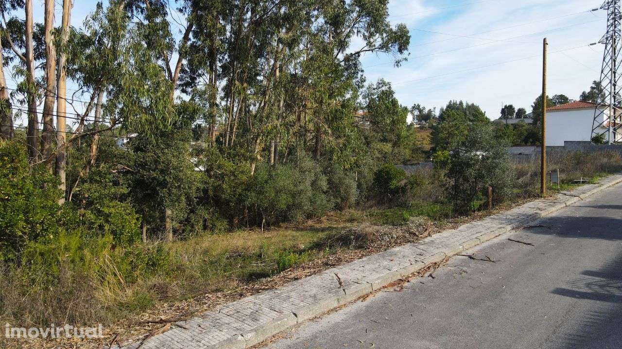 Lote localizado na Lourinha, Ourém - Grande imagem: 5/6