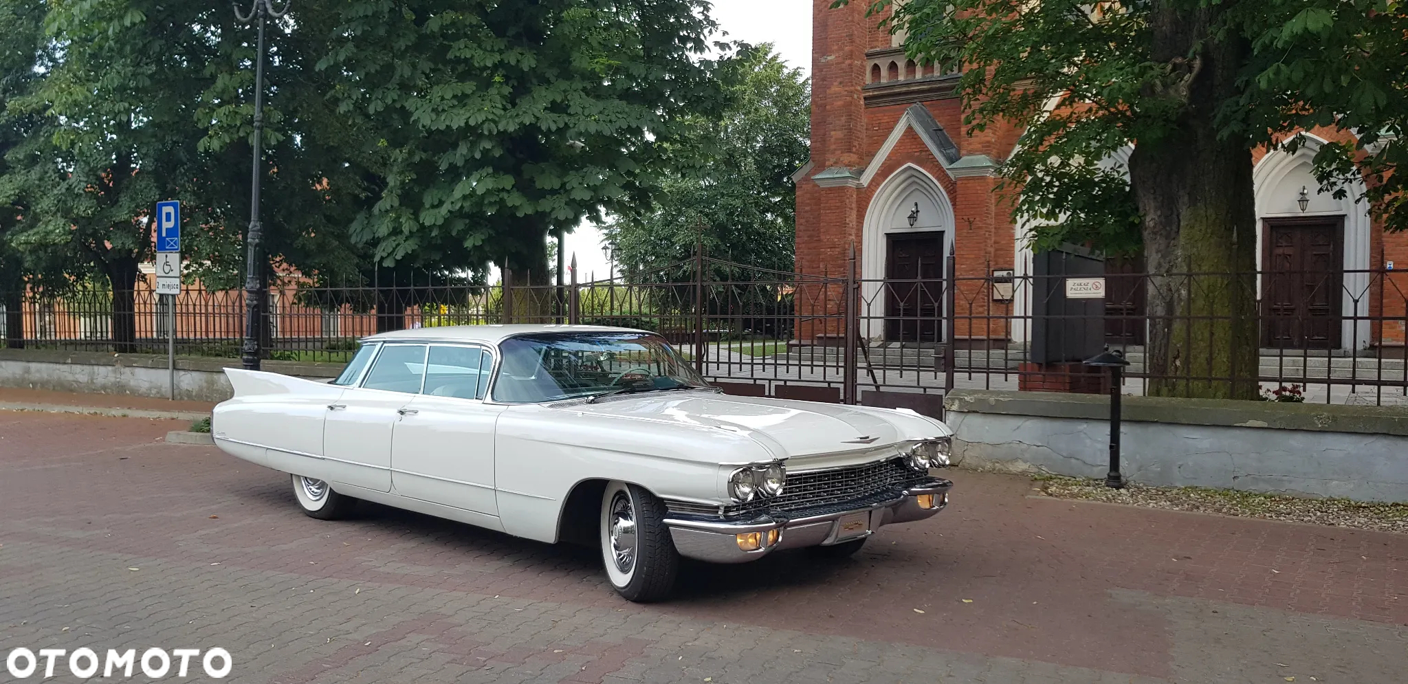 Cadillac Deville - 5