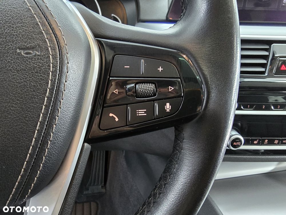 BMW Seria 5 520d xDrive MHEV - 21