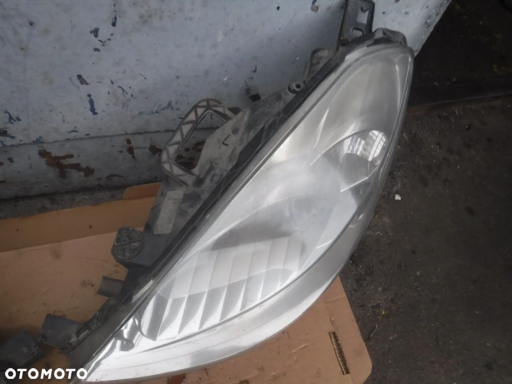Peugeot Partner II  lampa przod lewa prawa EUROPA - 5