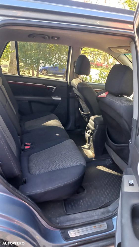 Hyundai Santa Fe 2.2 DSL VGT 5 SEATS 4WD MT STYLE - 6