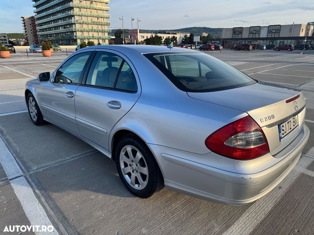 Mercedes-Benz E 200 CDI - 4