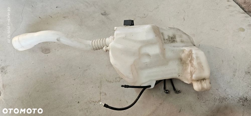 Zbiornik zbiorniczek spryskiwaczy pompka Peugeot 3008 5008 I Europa 9685005780 - 3