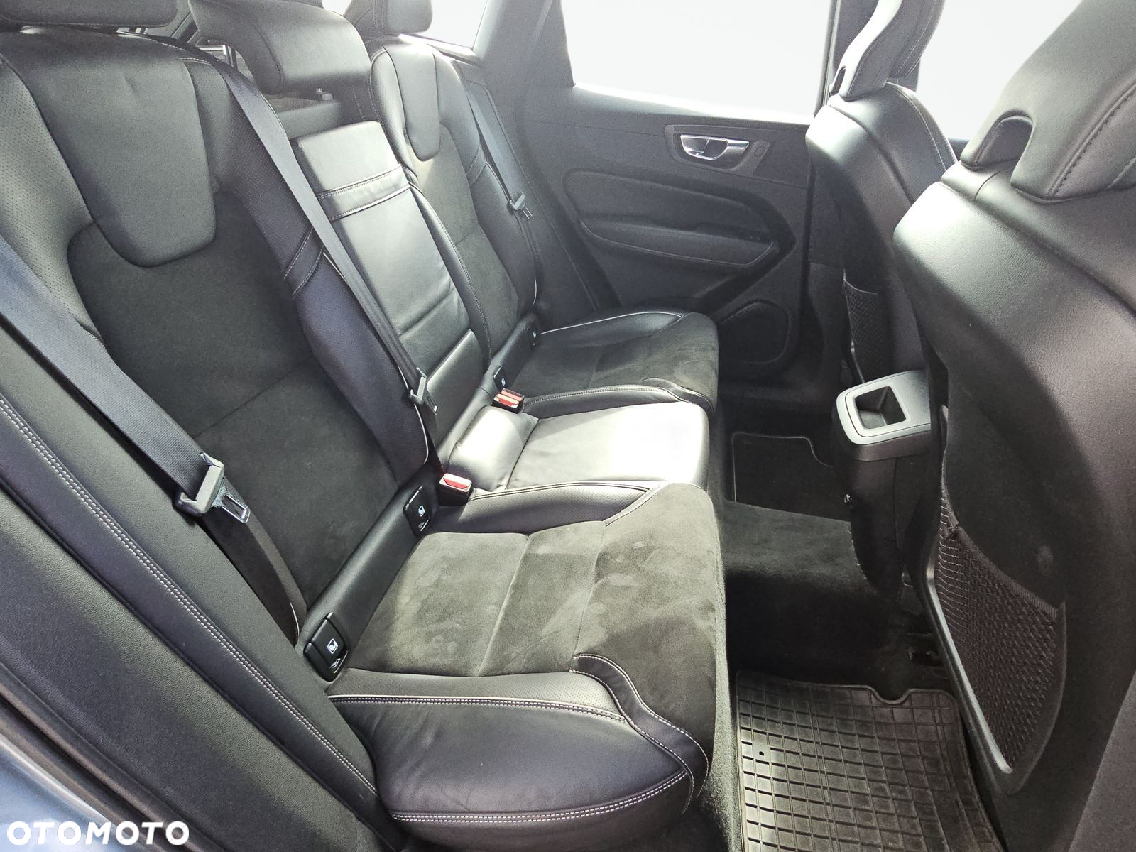 Volvo XC 60 D4 SCR R-Design - 15