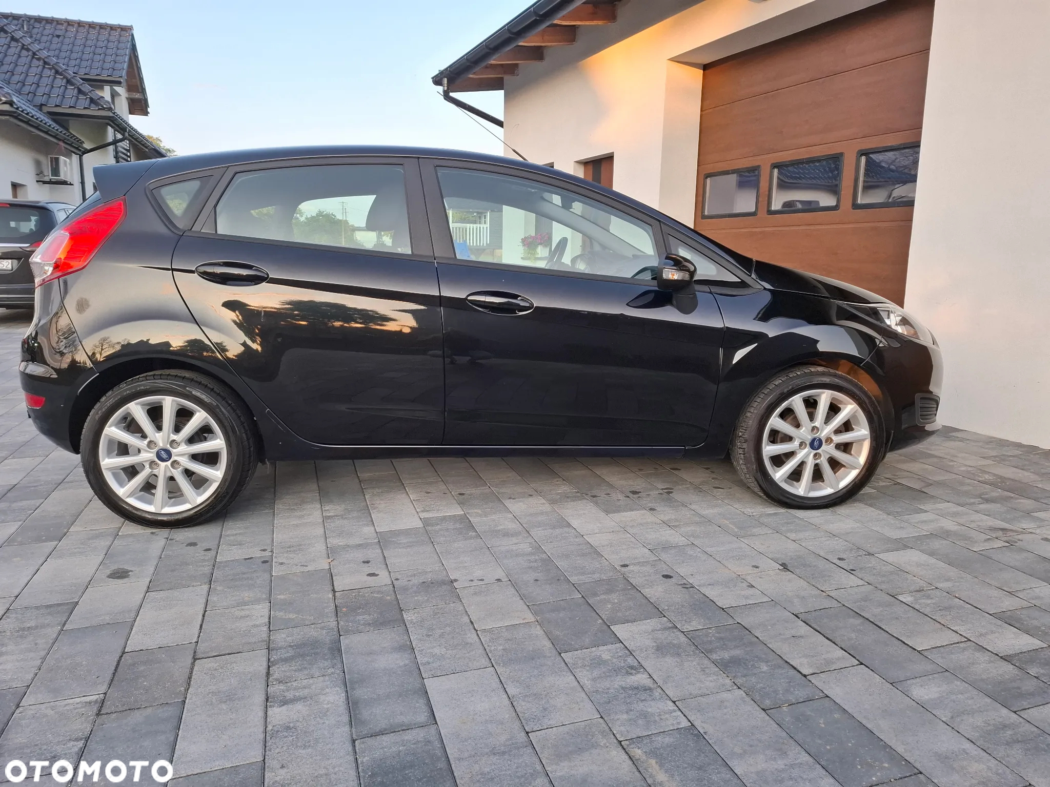 Ford Fiesta 1.0 EcoBoost S&S TITANIUM - 8