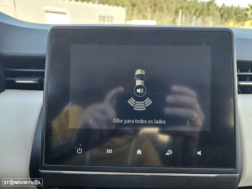 Renault Clio 1.0 TCe Evolution - 32