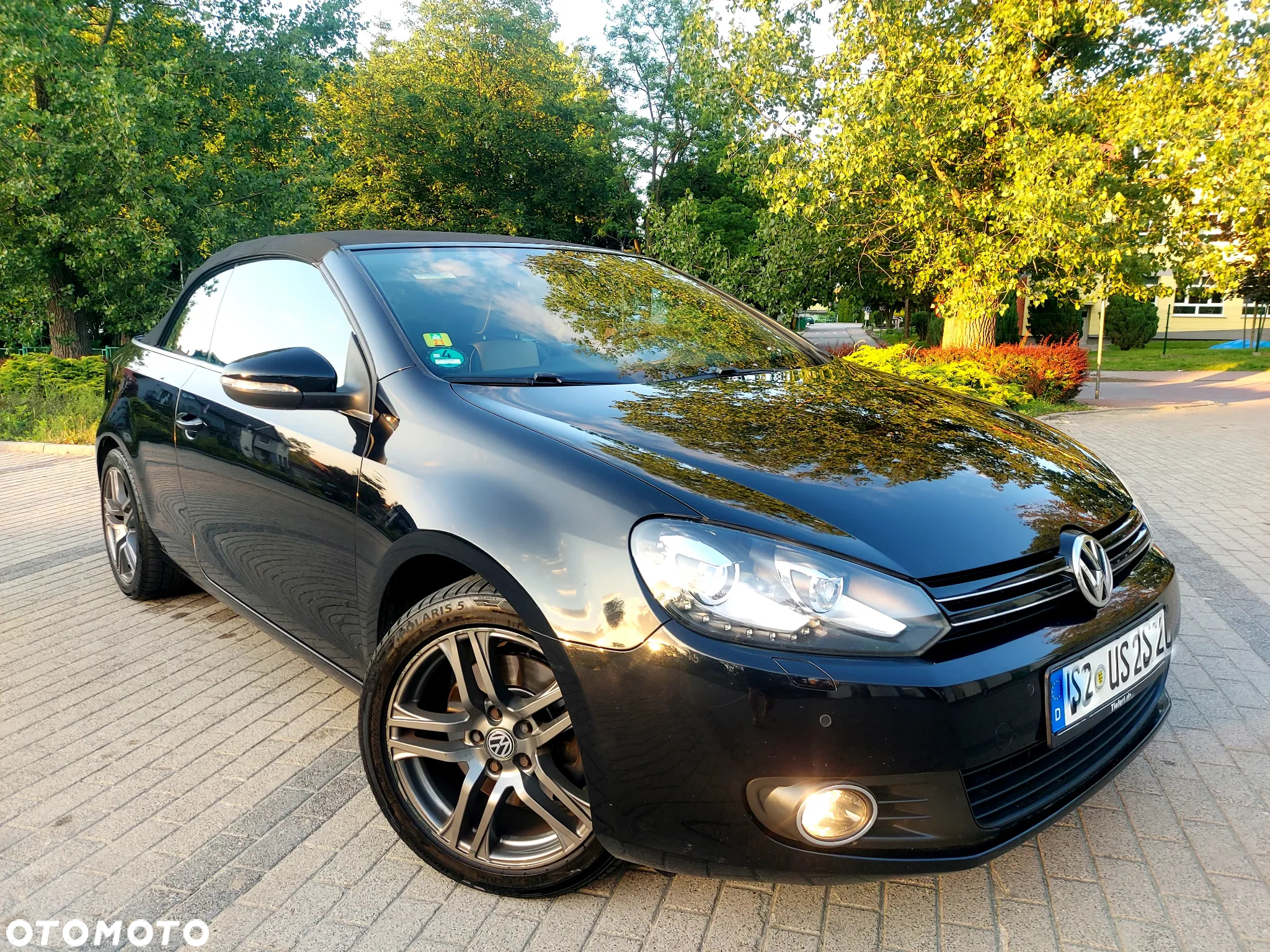 Volkswagen Golf Cabrio 2.0 TDI BlueMotion Technology Exclusive - 4