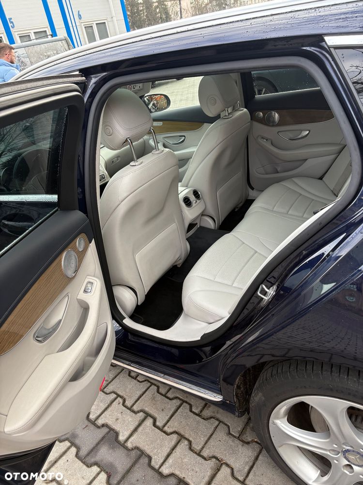Mercedes-Benz Klasa C 200 4-Matic 7G-TRONIC - 11