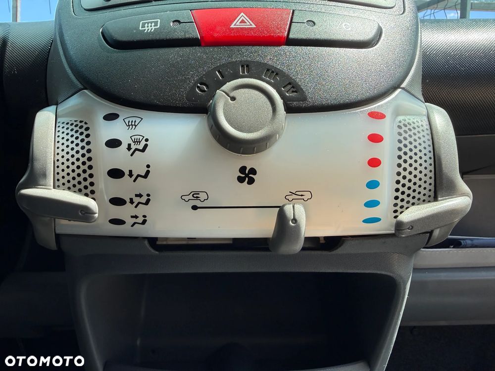 Peugeot 107 70 Petit Filou - 15