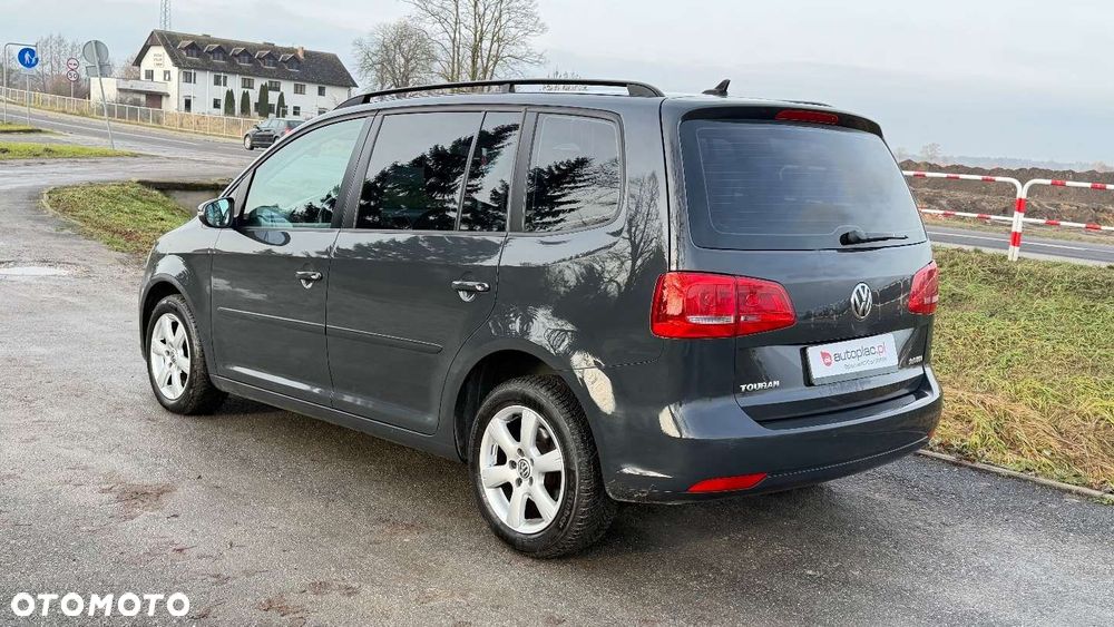 Volkswagen Touran - 18