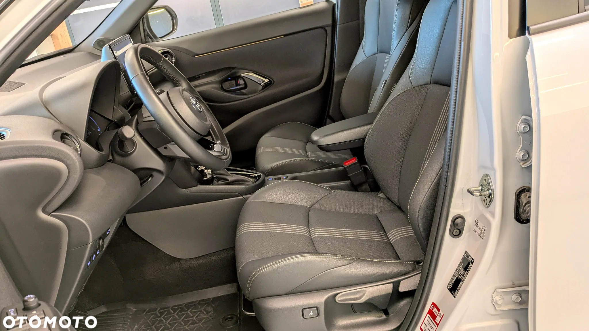 Toyota Yaris Cross Hybrid 1.5 Adventure - 8