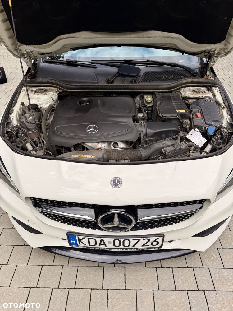 Mercedes-Benz CLA 250 7G-DCT Urban - 24