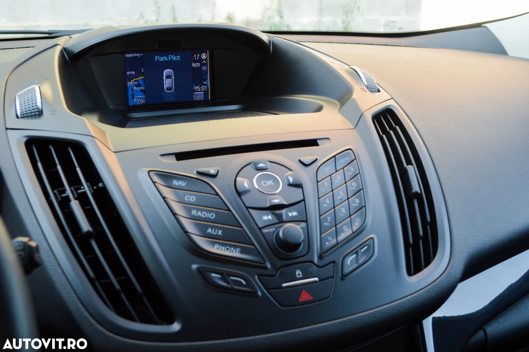 Ford Kuga 1.5 EcoBoost 2x4 Titanium - 26