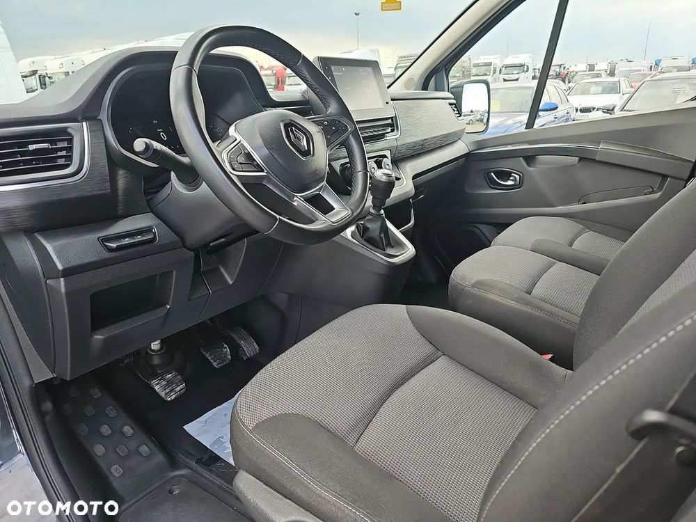 Renault Trafic 2.0 dCi - 10