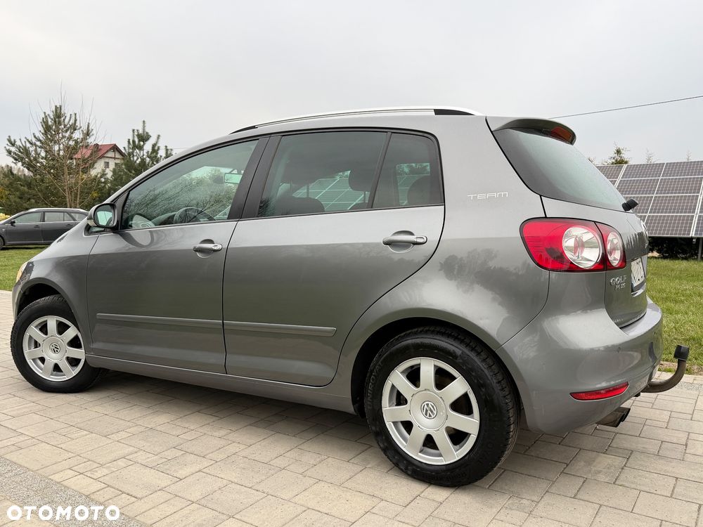 Volkswagen Golf Plus 2.0 TDI Comfortline - 18