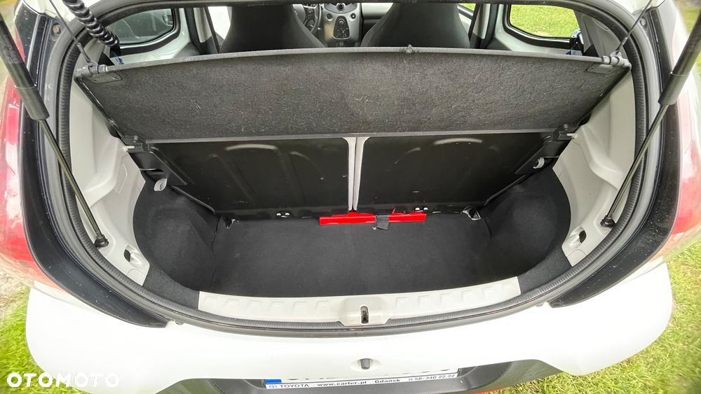 Toyota Aygo x-play - 15