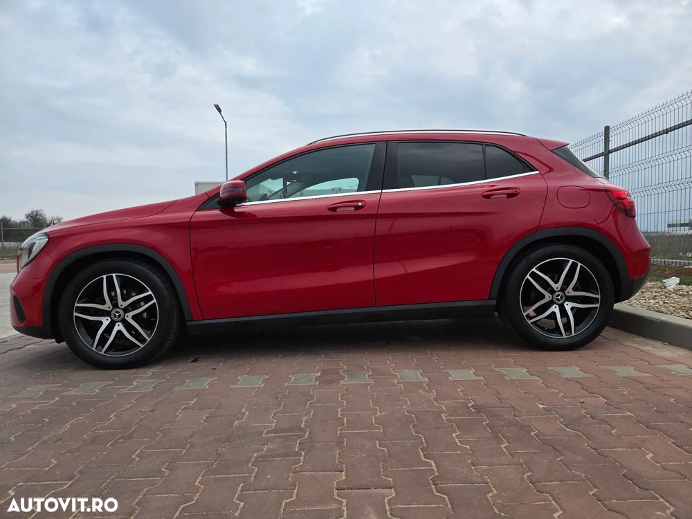 Mercedes-Benz GLA 220 4MATIC 7G-DCT - 2