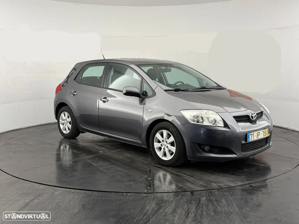 Toyota Auris 1.4 D-4D - 1