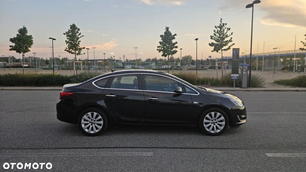 Opel Astra 1.4 Turbo Selection - 17