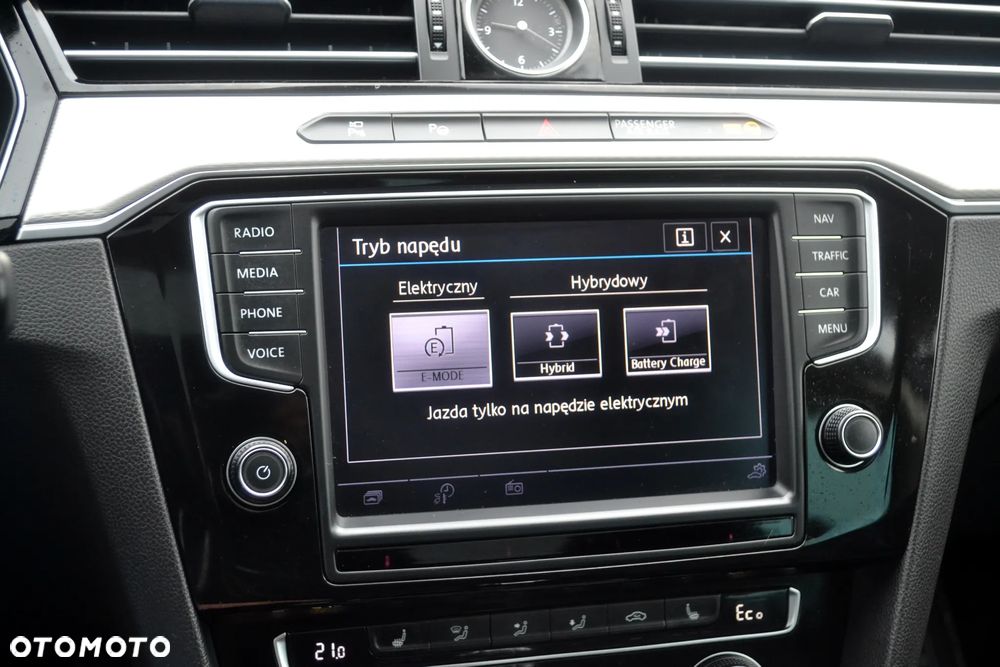 Volkswagen Passat ver-variant-plug--in--hybrid-gte - 28