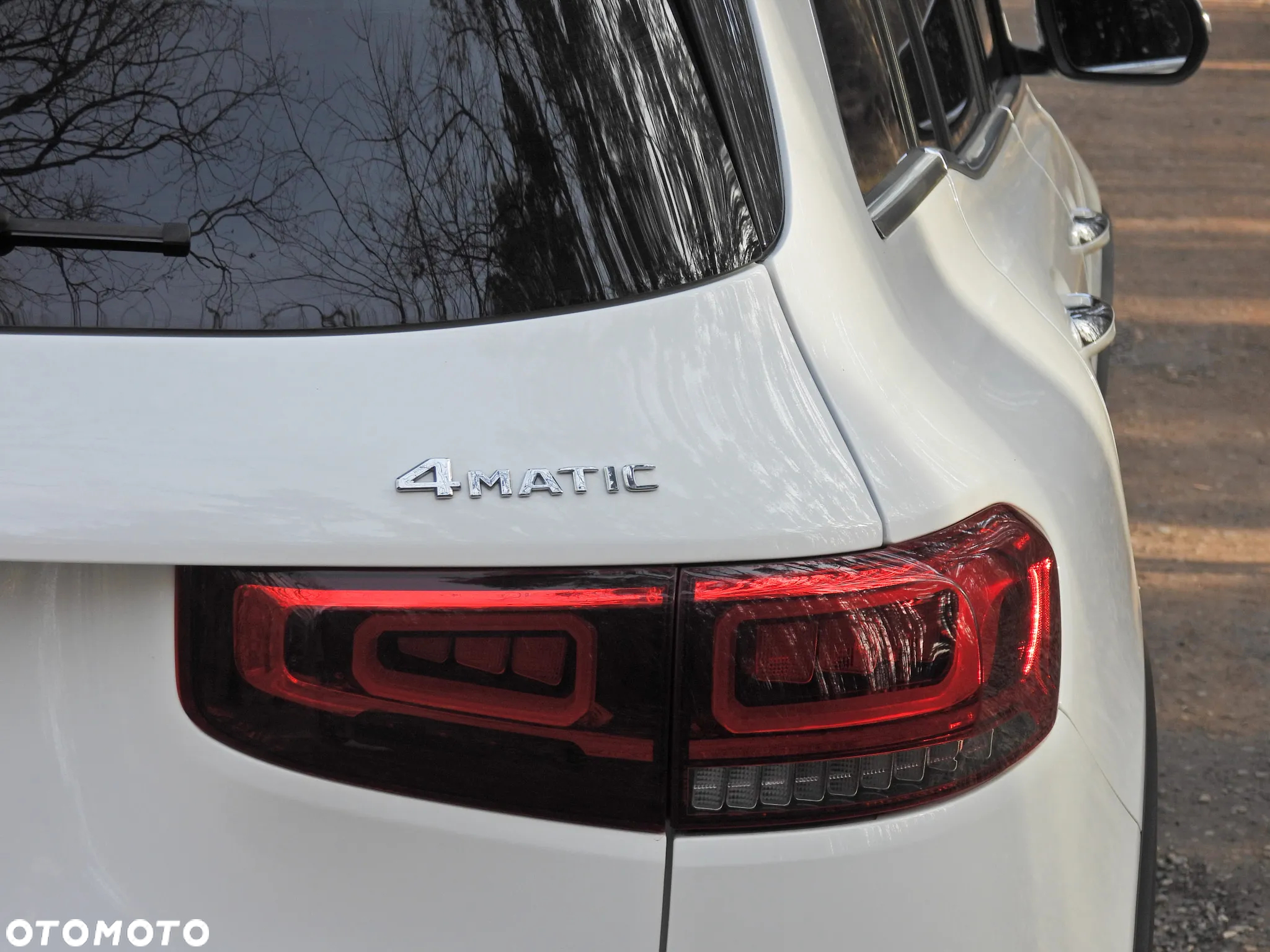 Mercedes-Benz GLB 250 4-Matic 8G-DCT - 12