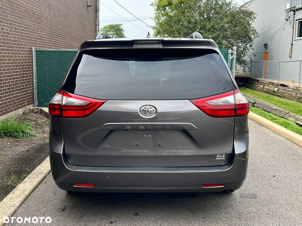 Toyota Sienna 3.5 V6 XLE AWD - 5