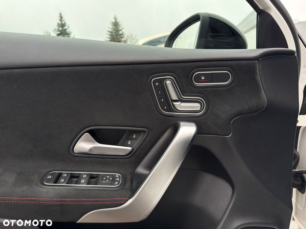 Mercedes-Benz Klasa A 200 4-Matic AMG Line 8G-DCT - 12