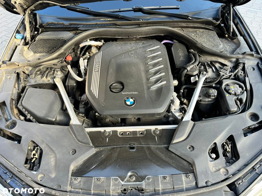 BMW Seria 5 530d xDrive mHEV M Sport sport - 33