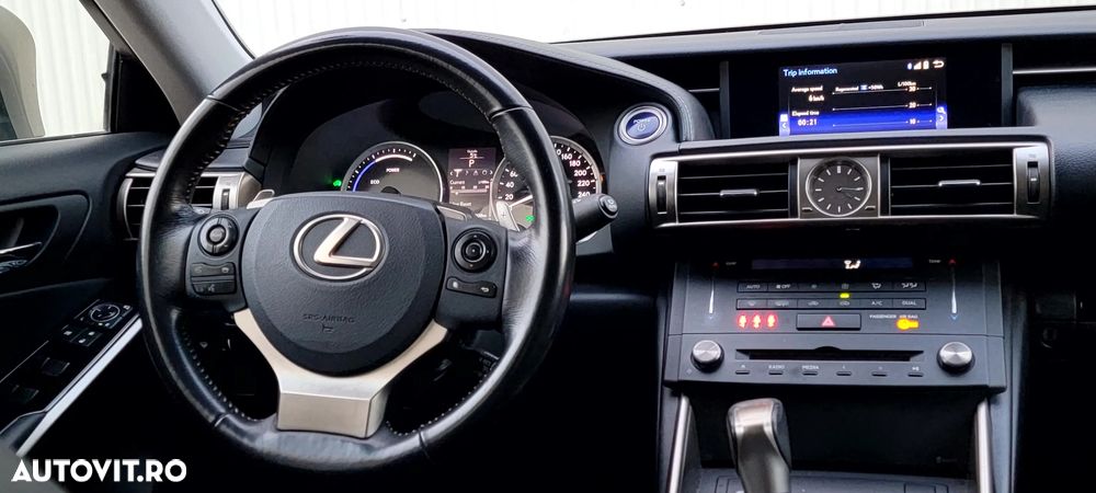 Lexus Seria IS 300h BusinessEdition - 19