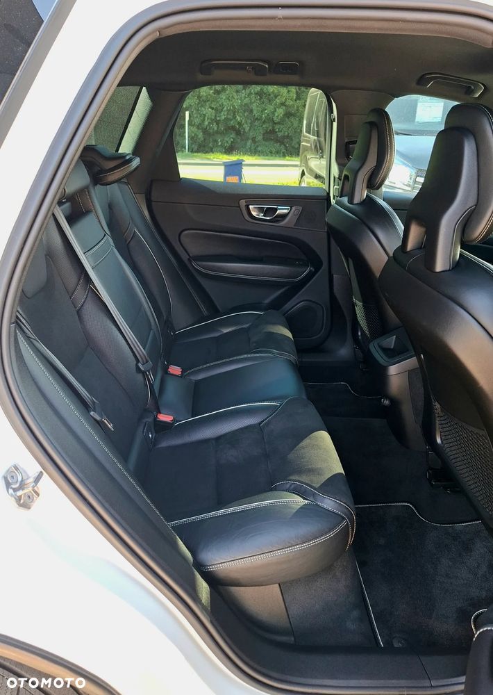 Volvo XC 60 D4 AWD Geartronic RDesign - 12