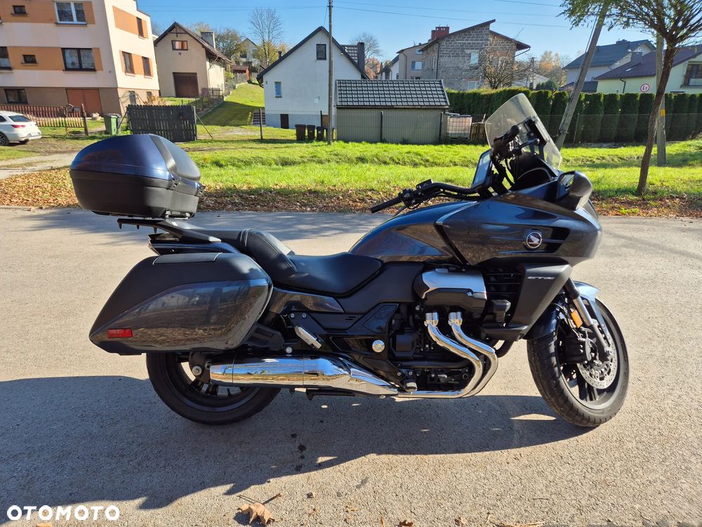 Honda CTX - 1